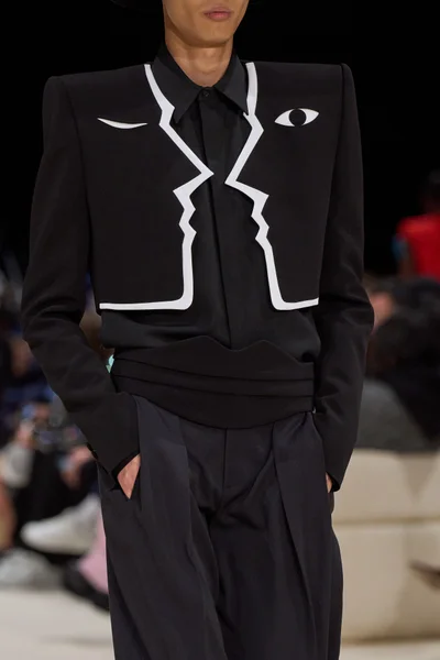 Look 120